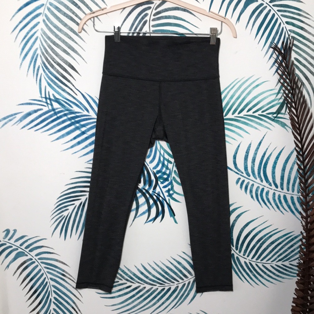 Lululemon athletica wunder under leggings M 8 legging heathered black grey gray